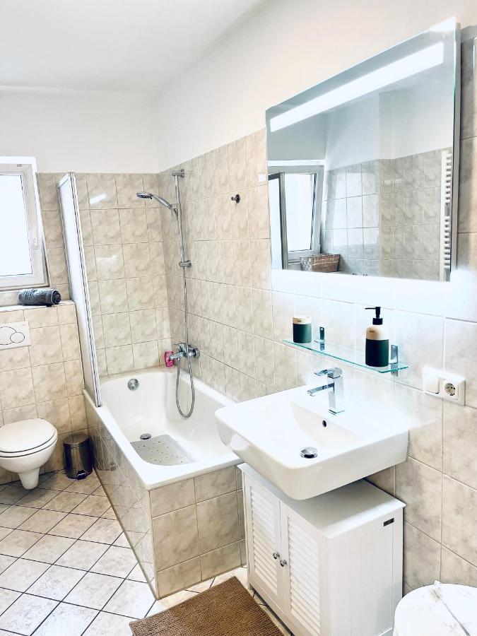Modernes 3 Zimmer Apartment - Luise- Mit Wlan, Balkon Und Smart-Tv In City-Nahe! Ερφούρτη Εξωτερικό φωτογραφία