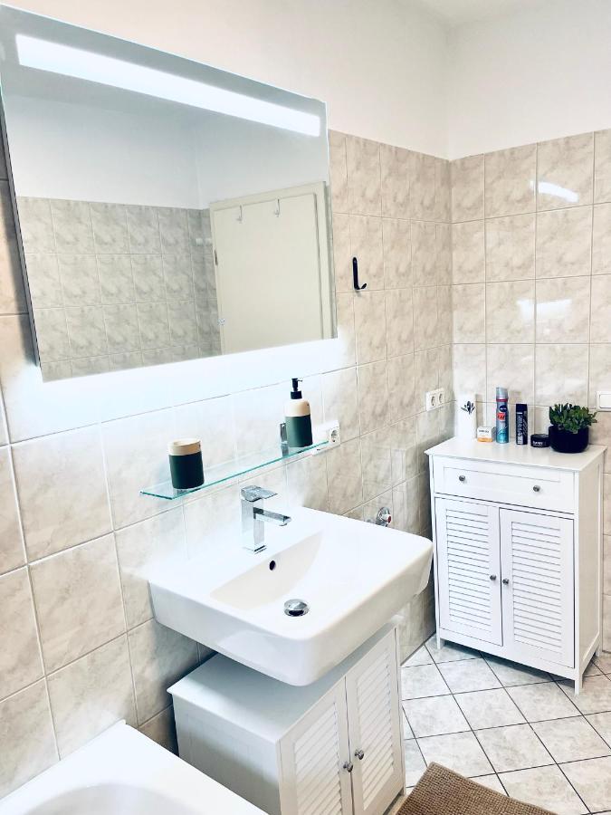 Modernes 3 Zimmer Apartment - Luise- Mit Wlan, Balkon Und Smart-Tv In City-Nahe! Ερφούρτη Εξωτερικό φωτογραφία